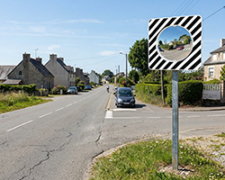Implantation d'un miroir routier de voirie : les 5 erreurs &agrave; &eacute;viter absolument