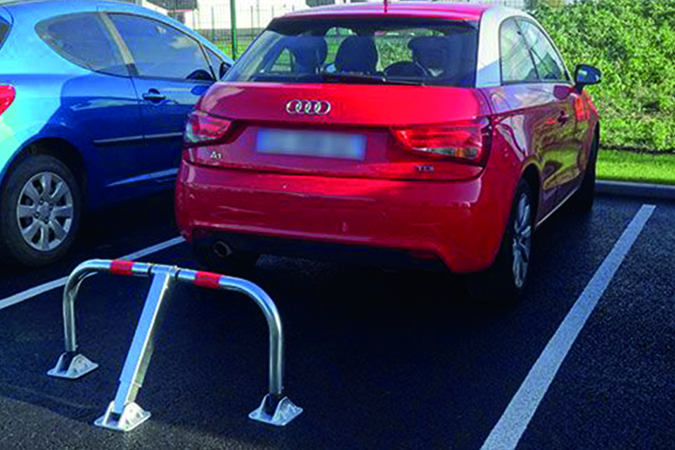 Barrière, arceau de parking manuelle en acier à cylindre + clés