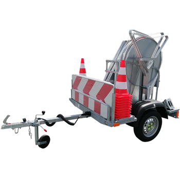 Remorque de balisage porte panneaux